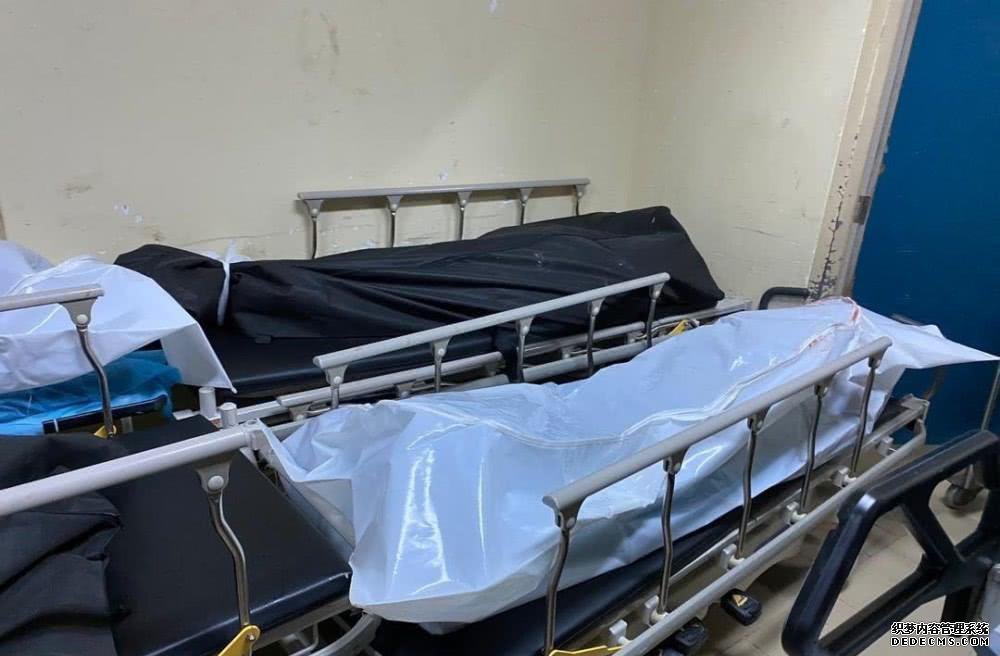 抓拍翼龙2无人机空袭惨状,导弹准确击中人群,28人被炸死