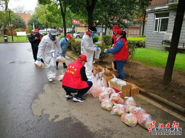 “95后”志愿者活用团购小程序,13分钟帮百名业主买热干面