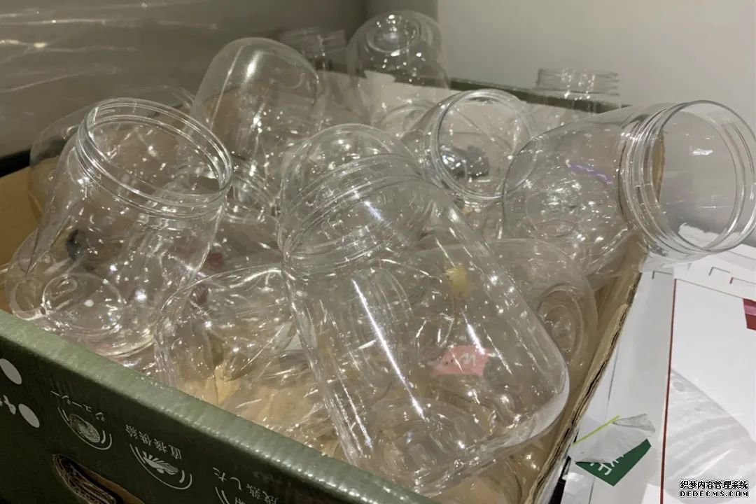 奶茶又出事!多家奶找单机传奇茶店被查出腐烂、霉变水果.....