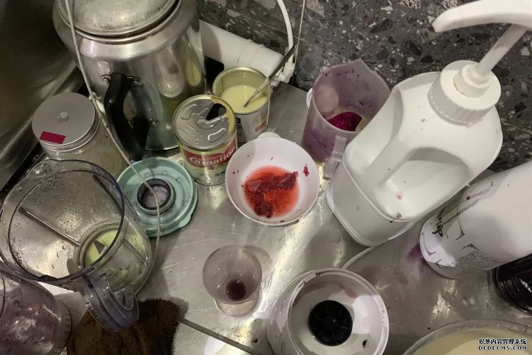 奶茶又出事!多家奶找单机传奇茶店被查出腐烂、霉变水果.....
